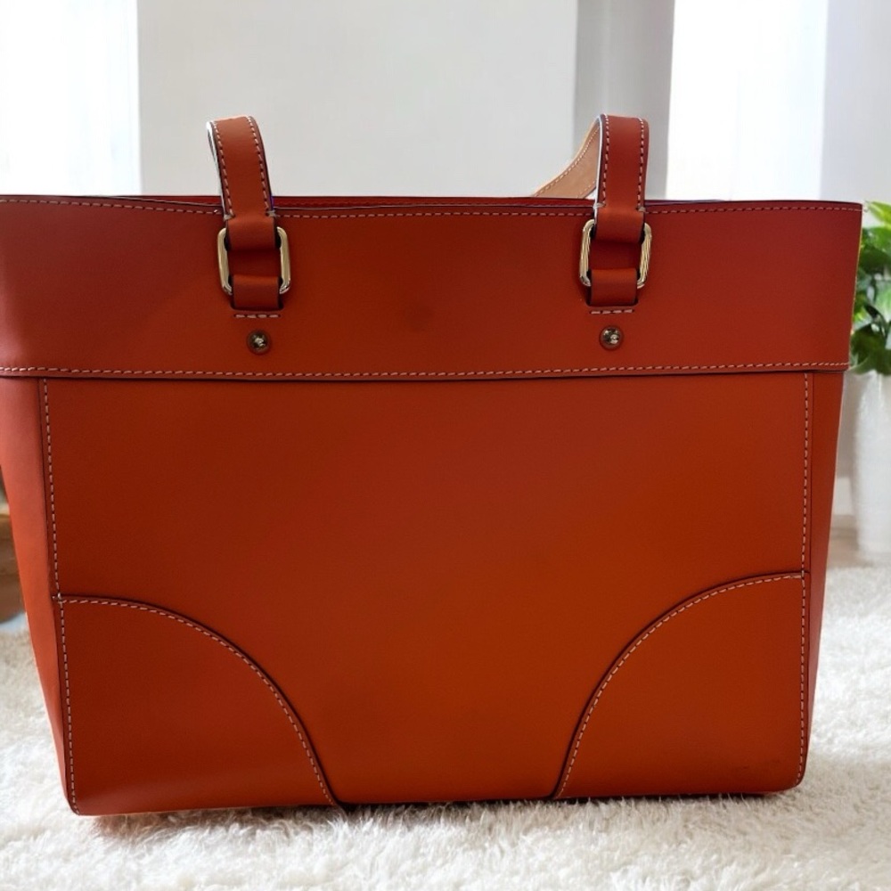 Dooney and Bourke Orange Leather Like New Bag - Picture 5 of 16